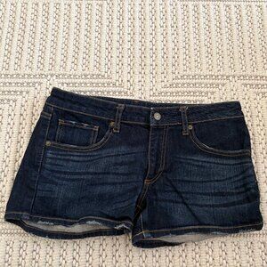 Uniqlo denim/jean short shorts in dark blue, EUC, Size 27